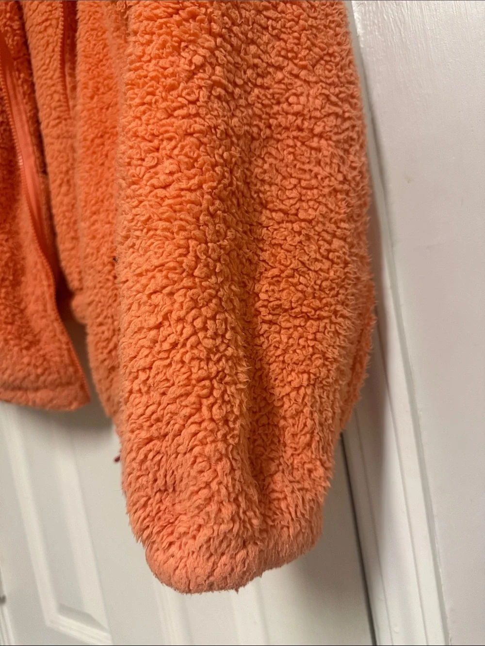 American Eagle. This Feels Seriously HUGGABLE Cozy Orange Sherpa Zip-Up Jacket - Picture 12 of 14